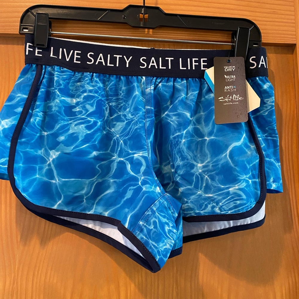 Salt Life Juniors/ Women's Water Wave Shorts NWT